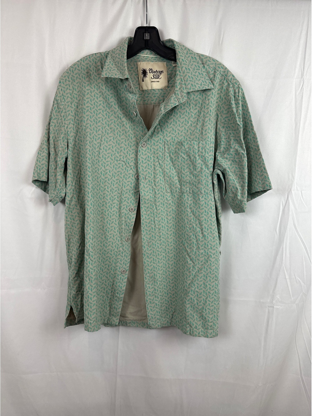 Vintage Silk Circa 1969 Men's Medium Green Patterned Silk Bl